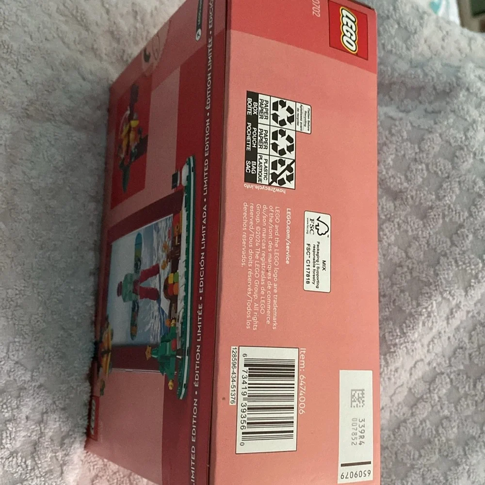 COPY - LEGO Limited Edition Holiday Set - Picture 6 of 7